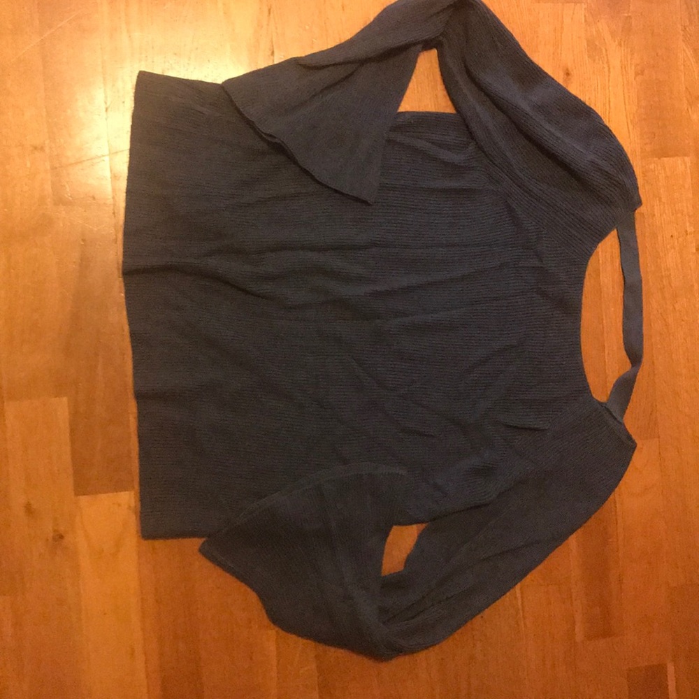 🔵 2/$10    Loft long sleeve shirt bell sleeves
